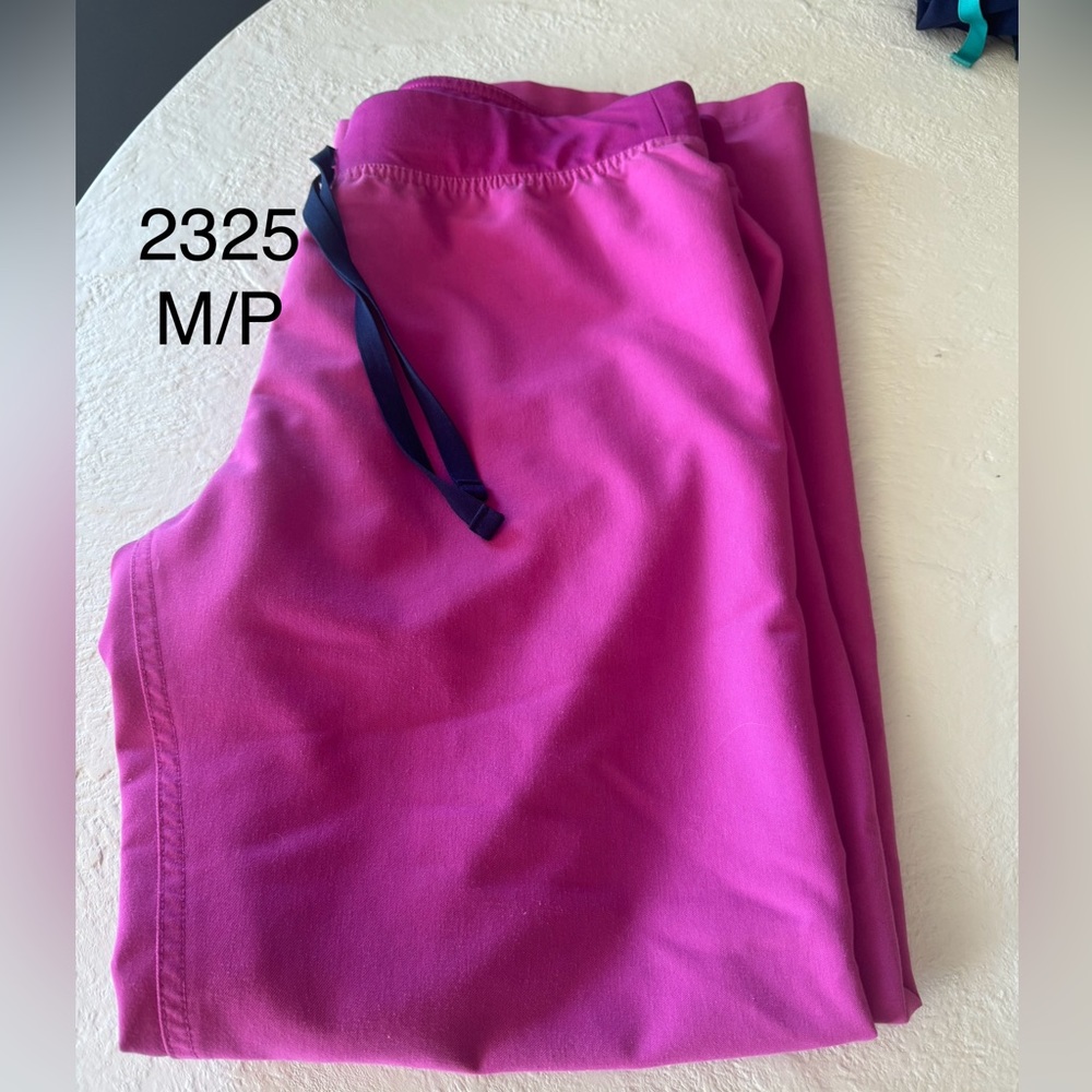 Figs scrubs